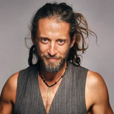 איך לנהל ולצלוח קונפליקטים בקשר - עם מיכאל פינקל, מנחה לתקשורת מקרבת ולמיניות מודעת