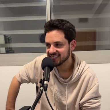 לונדון, פריז, ישראל ובודפשט - פיני ליסטנברג על מסעות, צבא, משפחה וההחלטות שעיצבו אותו