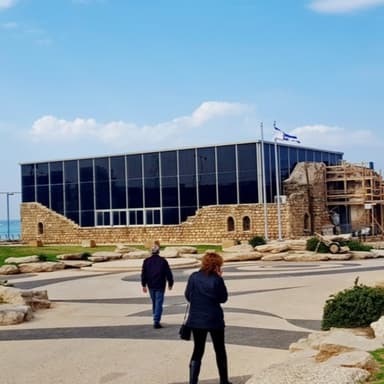 תל אביב היסטוריה של התחדשות | מנשייה