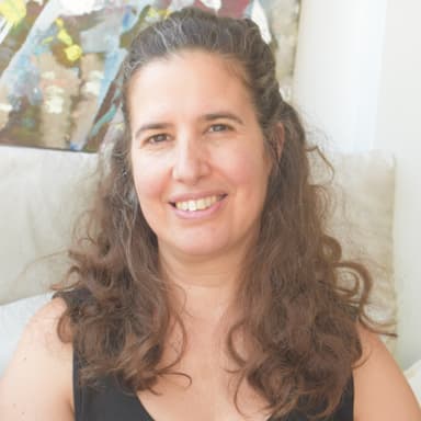 להיות ביחד, לקחת נשימה, להניע קצת את הגוף- לחזק את תחושת המוגנות , היציבות והביטחון (בזמן מלחמה)