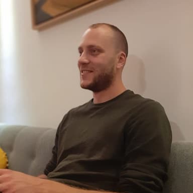 על המשמעות ועל האתגרים הייחודיים של "להיות גבר" בימינו עם אורי לביא