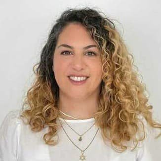 פרק 17: הורות משותפת מתוך בחירה אותנטית ומרגשת . אורחת: שני יונס בן-גלים